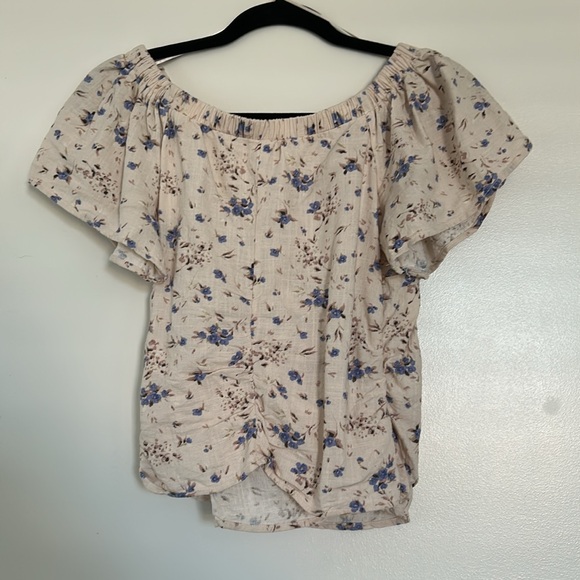 ASTR Flutter Sleeve Faux Wrap Top, Medium NWOT - Picture 8 of 8